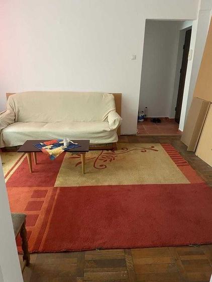 Apartament cu 2 camere semidecomandat în Medicină