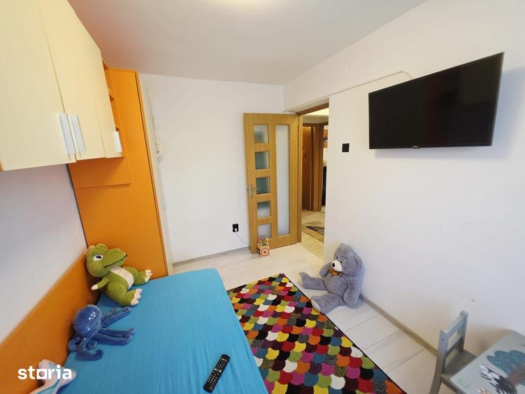 Apartament cu 3 camere decomandat în Vest
