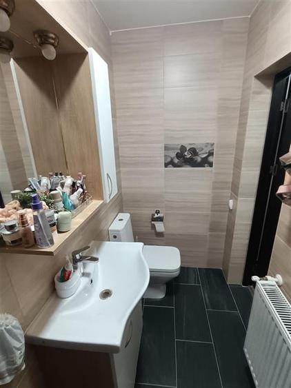 Apartament cu 3 camere decomandat în Apollo