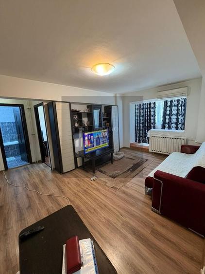 Apartament cu 3 camere decomandat, mobilat în Berceni