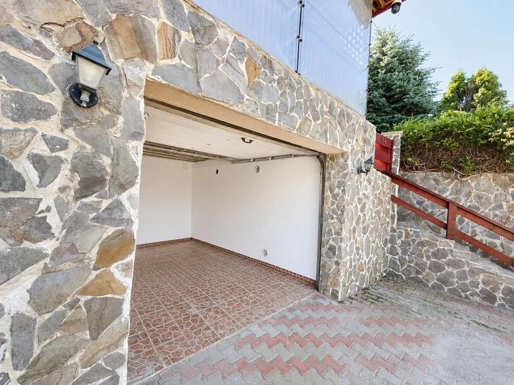 Casă individuală cu 5 camere cu Teren 1500 Mp în Bucium