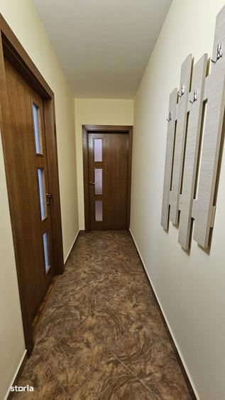 Apartament cu 3 camere decomandat în Astra