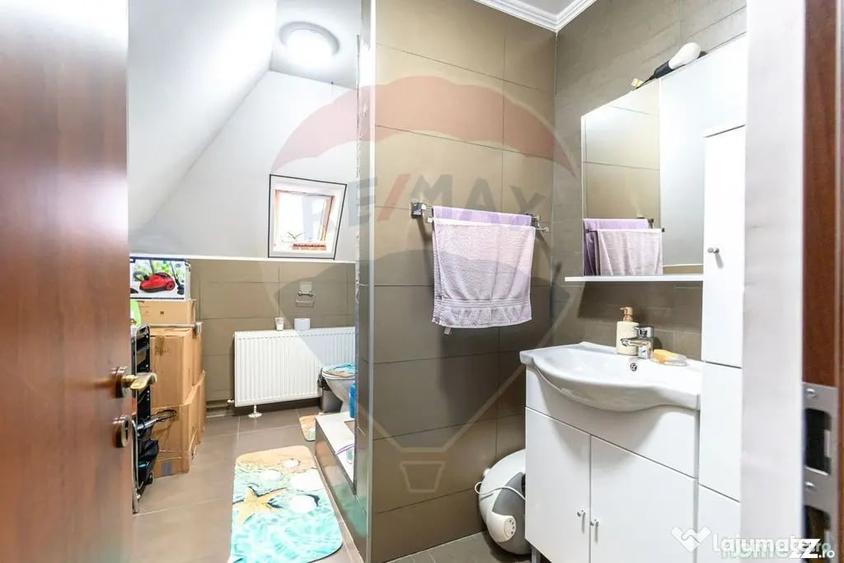 Casă cu 3 camere cu Teren 7150 Mp în Ozun