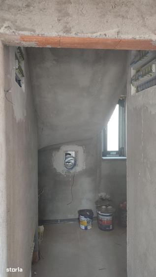 Casă cu 4 camere cu Teren 369 Mp în Vidra