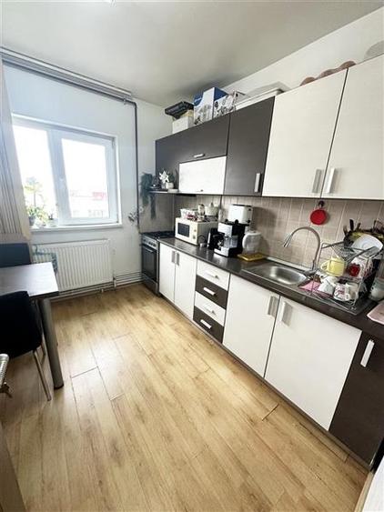 Apartament cu 3 camere semidecomandat, mobilat în Inel I