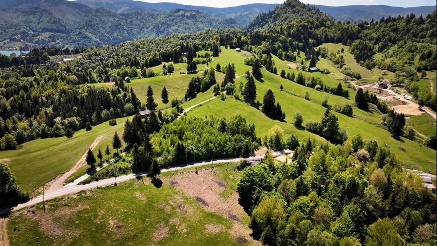Teren de 7200 mp, în Colibița
