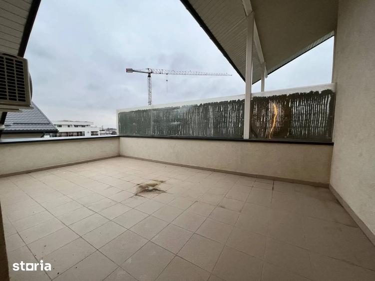 Apartament cu 4 camere decomandat în Titan