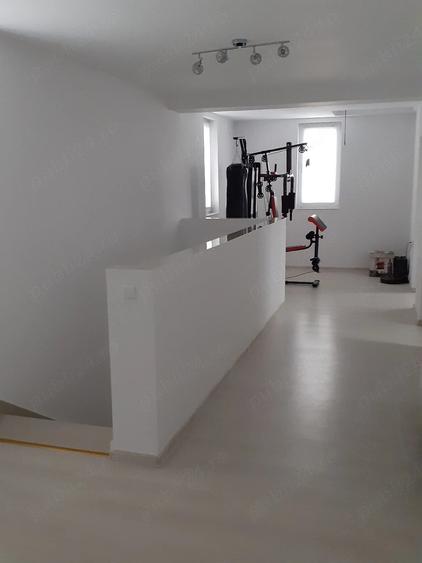 Spațiu comercial, de 250 mp, în Central