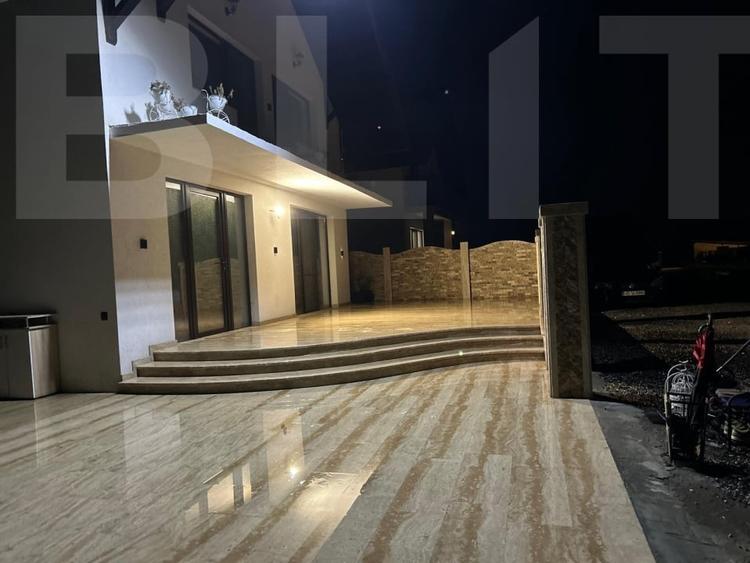 Casă individuală cu 4 camere cu Canalizare în Simeria
