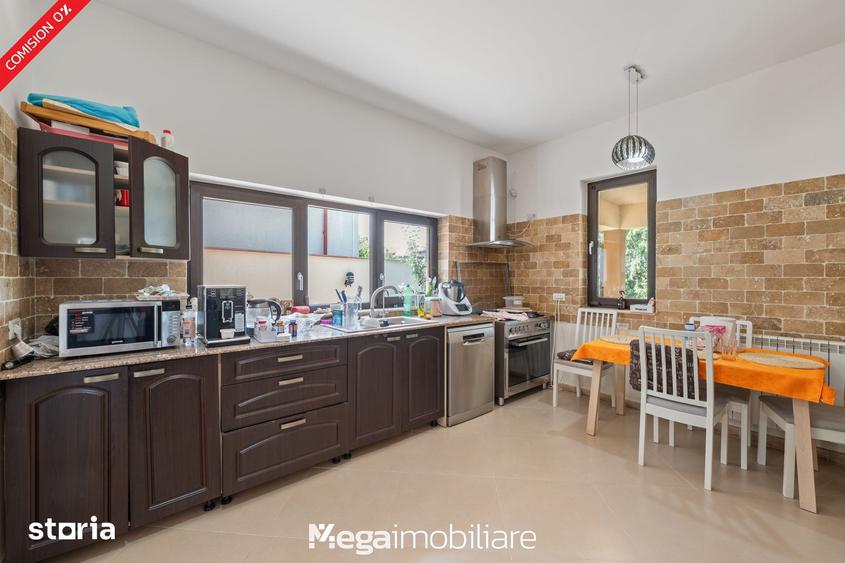 Casă cu 5 camere cu Teren 755 Mp în Palazu Mare