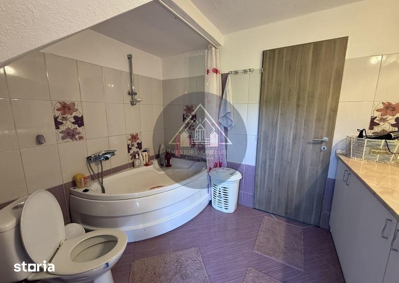 Casă decomandat cu Teren 500 Mp în Central