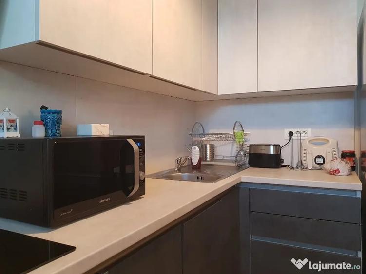 Apartament cu 2 camere semidecomandat în 1 Mai