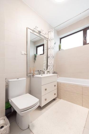Apartament cu 2 camere decomandat, mobilat în Central