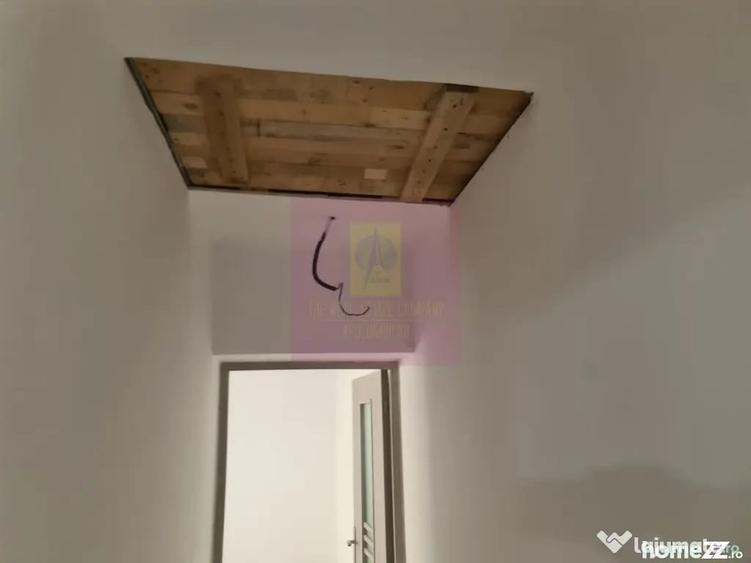 Casă cu 2 camere cu Teren 4 Mp în Azuga