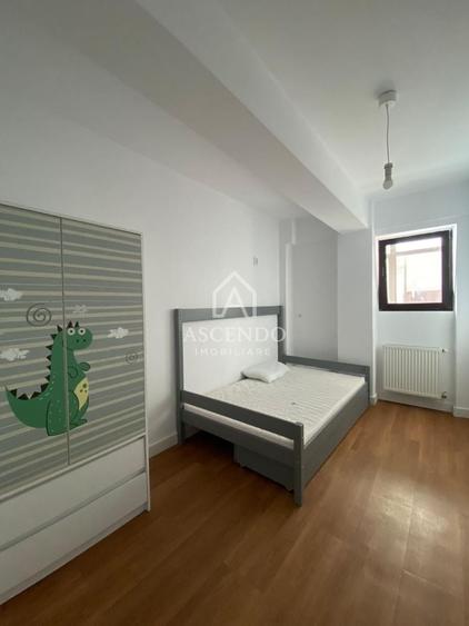 Apartament cu 3 camere, mobilat în Dudu