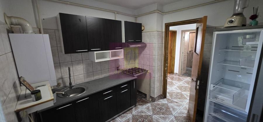 Apartament cu 2 camere decomandat în Poiana Câmpina