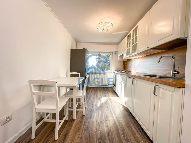 Apartament cu 3 camere decomandat, mobilat în Faleza Nord