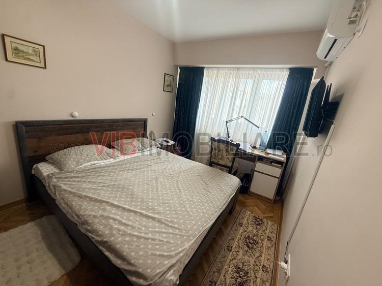 Apartament cu 3 camere decomandat în Victoriei