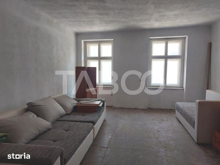 Apartament cu 2 camere nedecomandat în Central