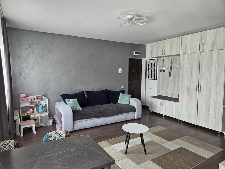 Apartament cu 2 camere semidecomandat în Florești