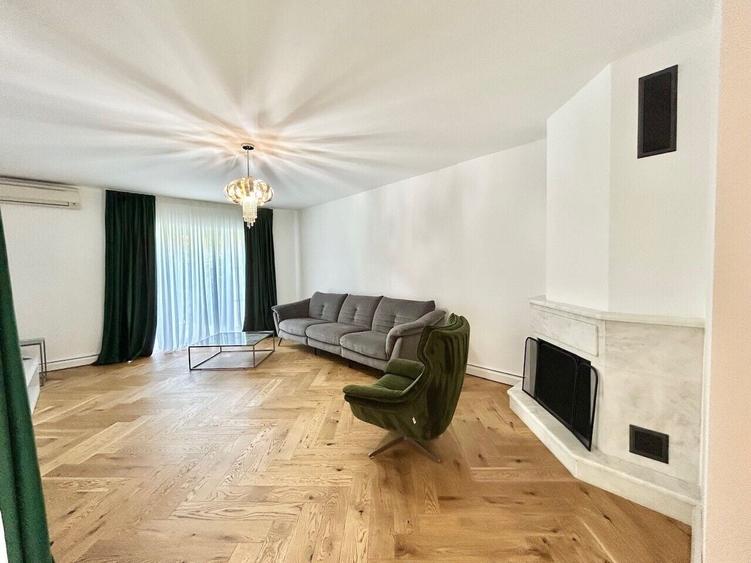 Duplex cu 4 camere cu Canalizare în Iancu Nicolae