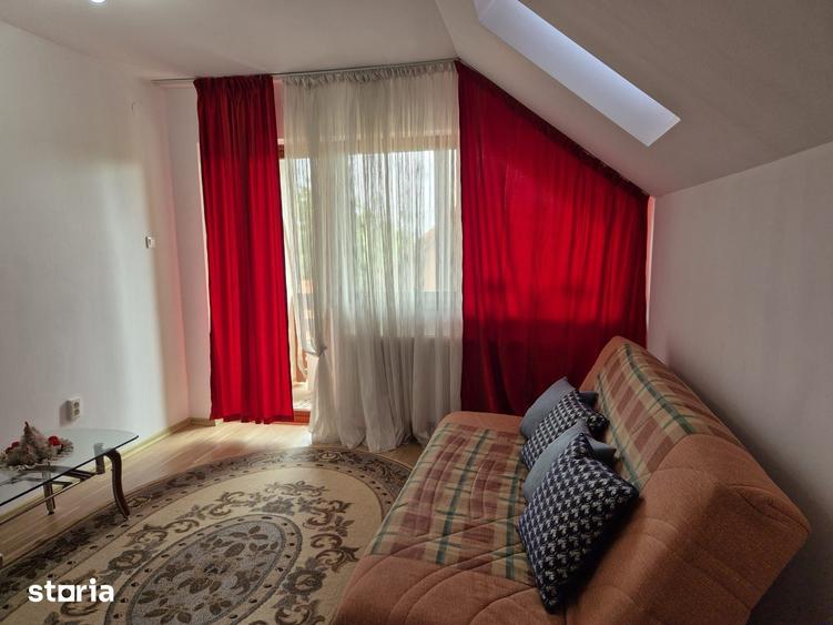 Casă cu 7 camere cu Teren 730 Mp în Central