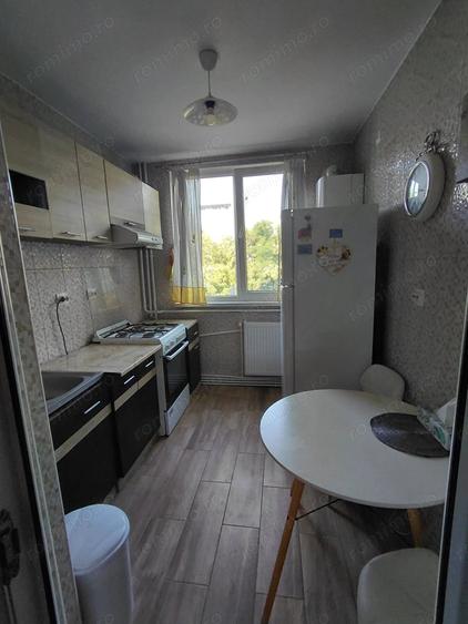 Apartament cu 3 camere semidecomandat în Țiglina 1