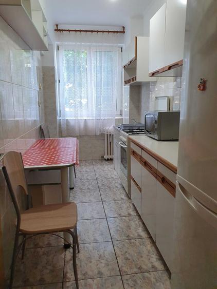 Garsonieră decomandată în Central