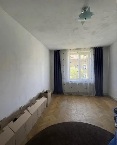Apartament cu 2 camere decomandat în Petros
