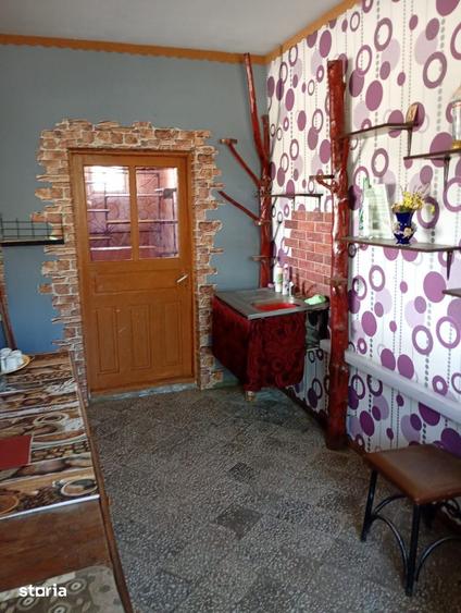 De vanzare casa in localitatea:Crucisor. Pret promotional:46000euro - 4