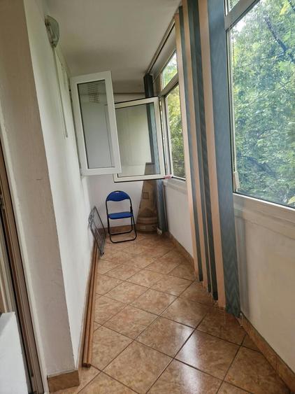 Apartament cu 2 camere semidecomandat în Berceni