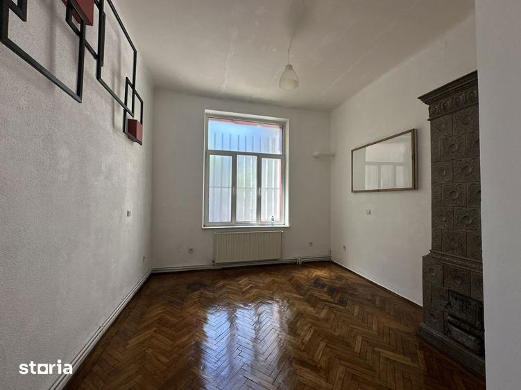 Apartament cu 4 camere în Centrul Civic