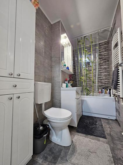 Apartament cu 2 camere decomandat în Gojdu