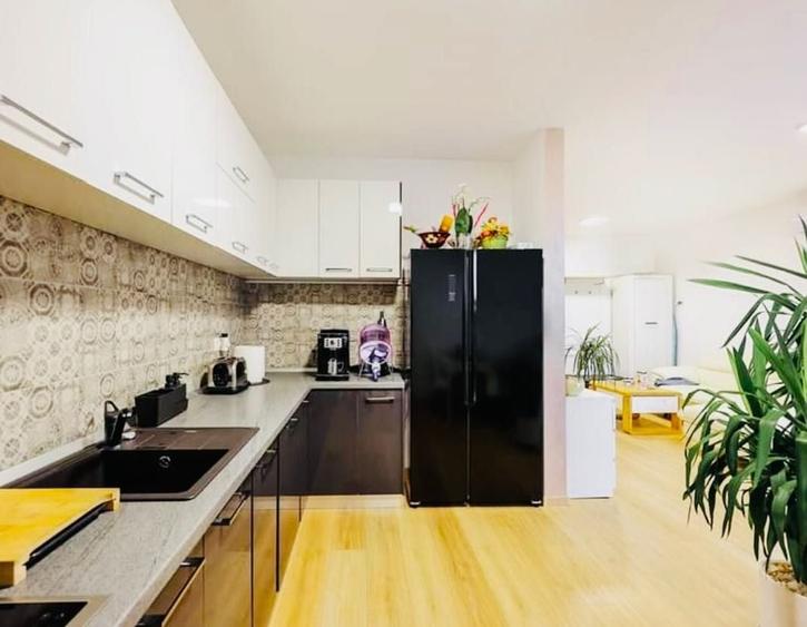 Apartament cu 2 camere decomandat în Exterior Vest