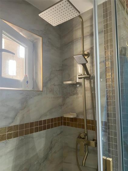 Apartament cu 4 camere semidecomandat în Dacia