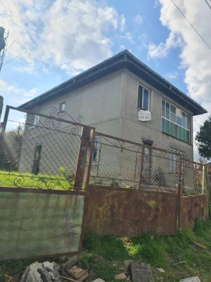Casă cu Teren 1300 Mp în Probota