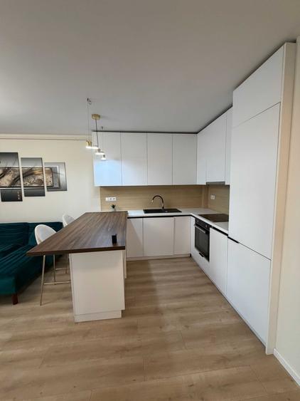 Apartament cu 3 camere decomandat în Dosu Bricii
