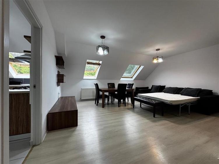Apartament cu 3 camere semidecomandat, mobilat în Mănăștur