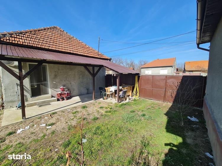 Casă cu 2 camere decomandat cu Teren 1230 Mp în Bocsig