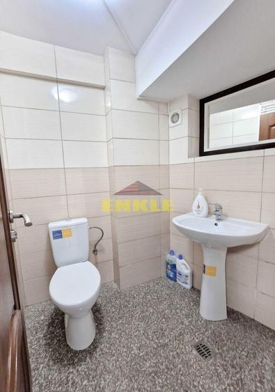 Birou, de 47 mp, în Central
