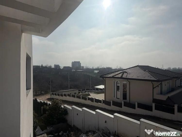 Casă cu 4 camere cu Teren 300 Mp în Central