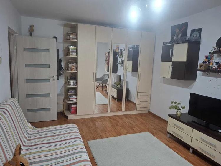 Piata Sudului-Voila-Garsoniera-decomandata - 2