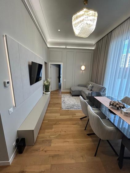 Apartament cu 4 camere decomandat în Cotroceni