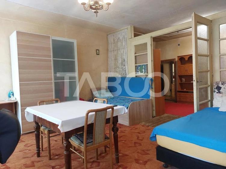 Apartament cu 3 camere decomandat în Central