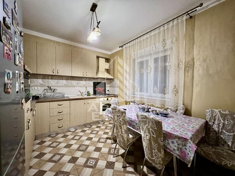 Casă individuală cu 5 camere cu Canalizare în Kuncz
