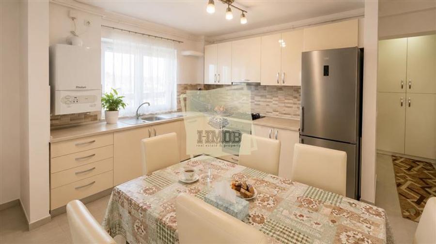Apartament cu 3 camere decomandat, mobilat în Exterior Sud