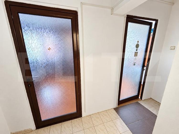 Apartament cu 3 camere decomandat, mobilat în Mircea cel Bătrân