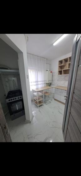 Garsonieră decomandată în Central