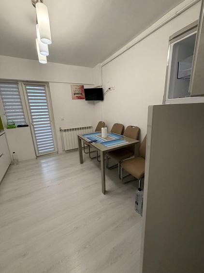 Apartament cu 2 camere decomandat în Petros
