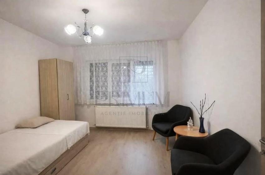 Apartament cu 3 camere decomandat în Șagului